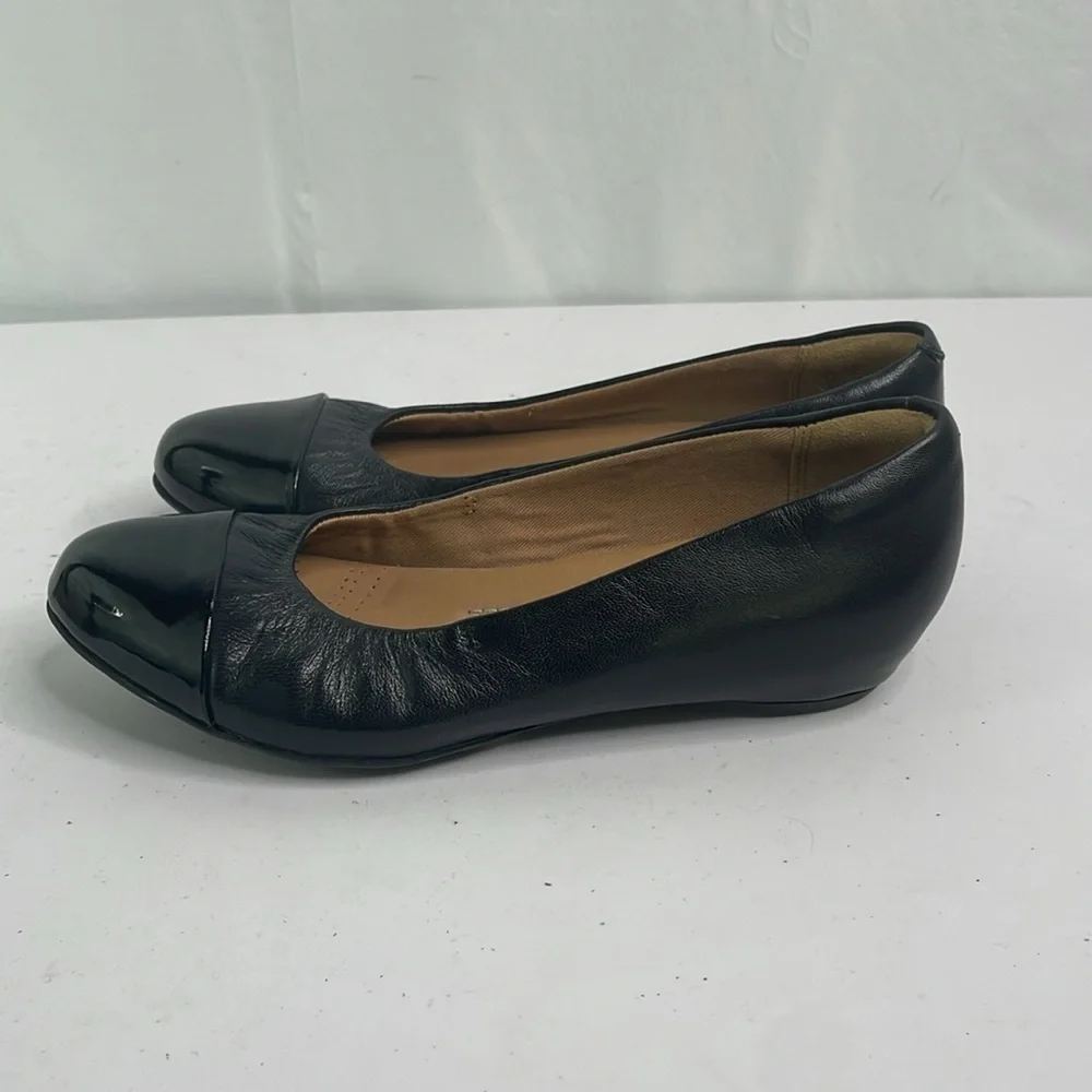 Clarks artisan black leather with patent leather toe, ballet flats